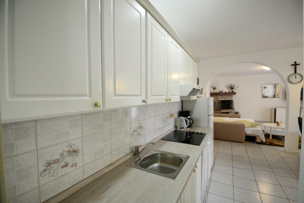 Apartments Pilic Rosini エクステリア 写真