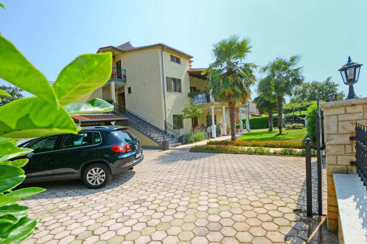 Apartments Pilic Rosini エクステリア 写真