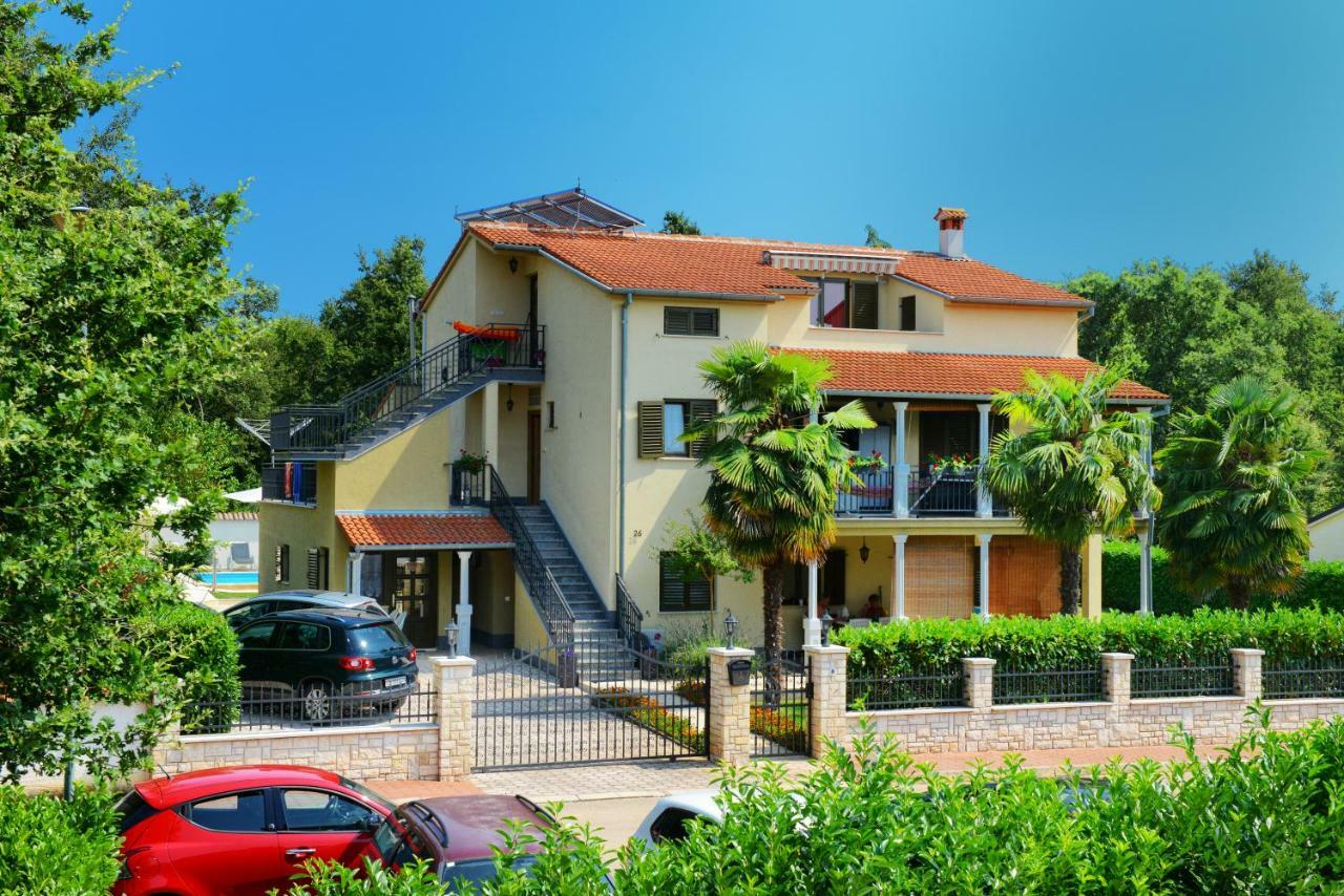 Apartments Pilic Rosini エクステリア 写真